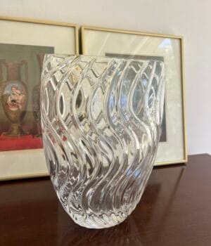 CRYSTAL VASE WITH WAVES